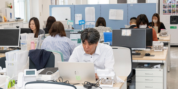 採用情報